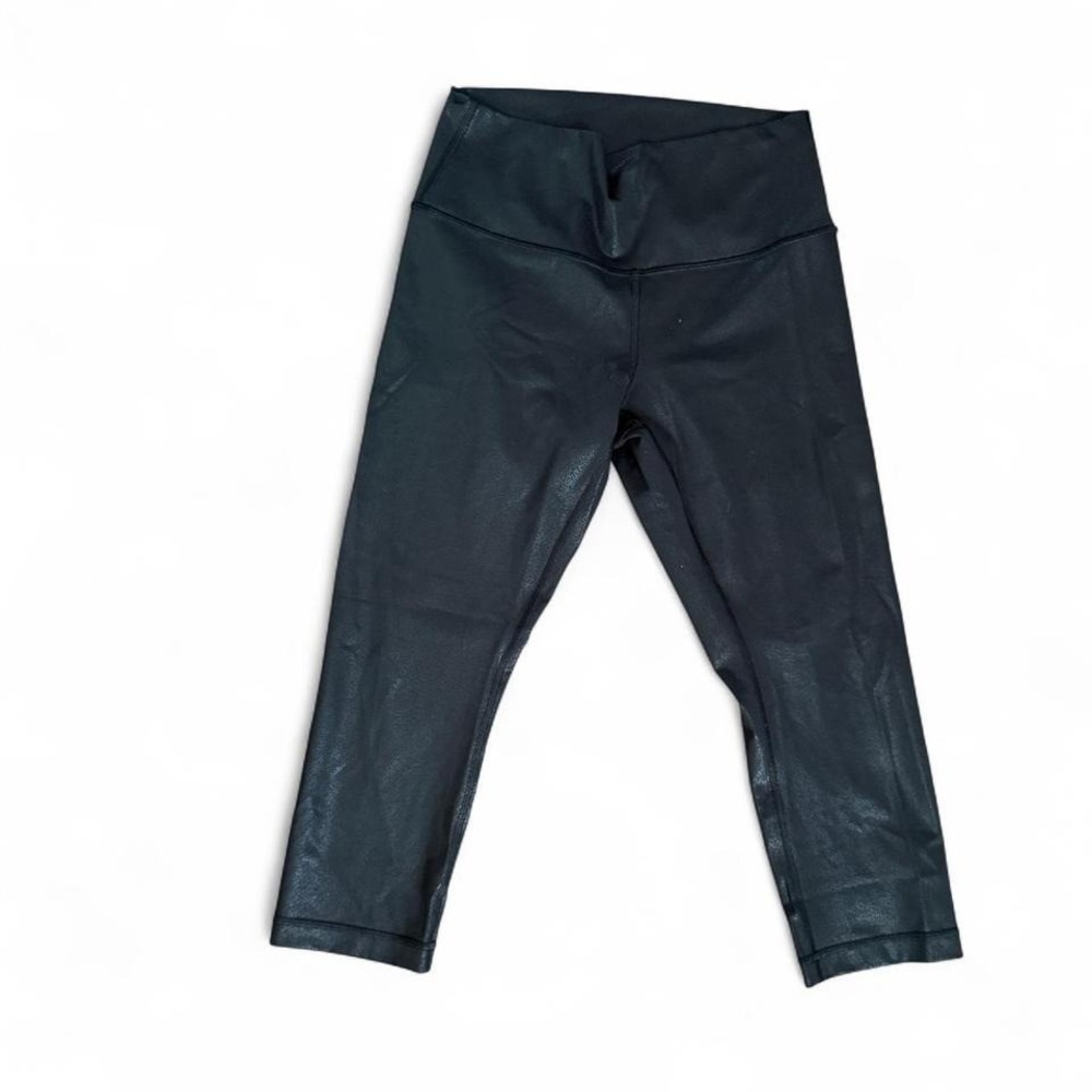 Lululemon - Cropped Leggings - Women's Small/4- Black - Shiny Athletic Yoga